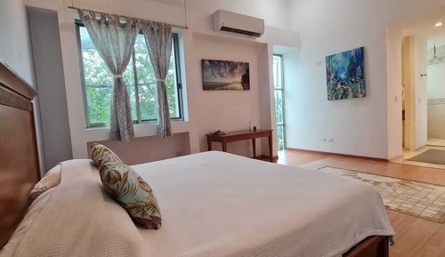 Casa familiar, 4 habitaciones, piscina privada