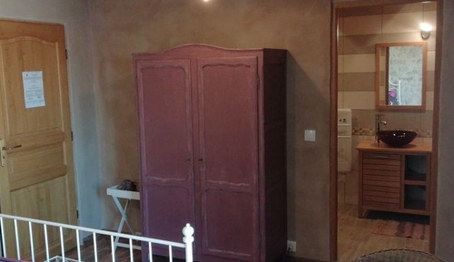 Habitación doble, baño privado (Lilas)