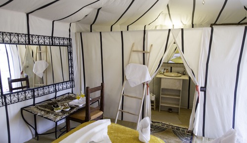Tienda de lujo, baño privado