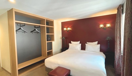 Chambre Double Supérieure Annexe 1 lit double ou 2 lits jumeaux