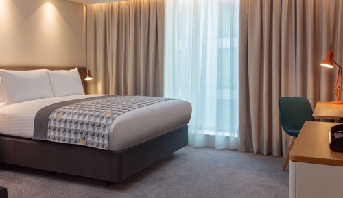 Habitación estándar, 1 cama de matrimonio (Runway View)