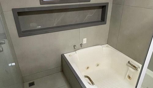 Quarto Duplo com Banheira Hidromassagem