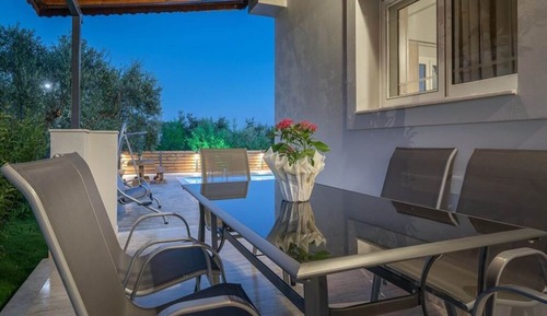 Villa Deluxe, 3 habitaciones, piscina privada (Ftelia)