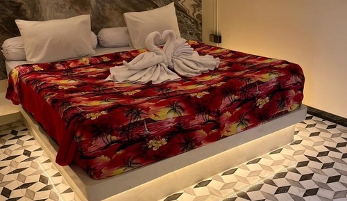 Habitación básica, 1 cama de matrimonio grande