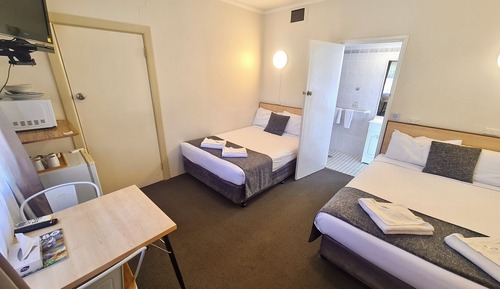 Habitación estándar con 1 cama doble o 2 individuales