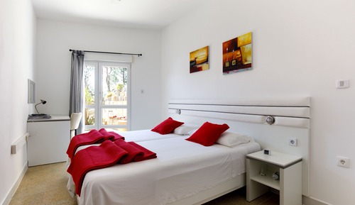 Dolphin. Apartment with Terrace, Beachfront