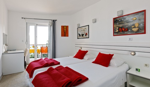 Rooster. Sea View Apartment with Panoramic Balcony