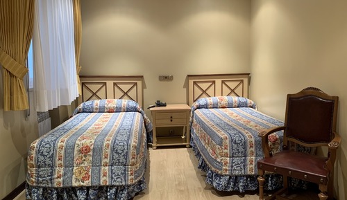 Habitación con 2 camas individuales