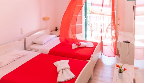 Apartamento económico, 2 habitaciones, balcón