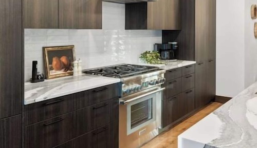 Apartamento de lujo, 3 habitaciones, cocina, vistas parciales al lago