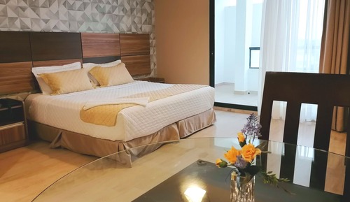 Apartamento panorámico, 1 cama de matrimonio grande con sofá cama, terraza