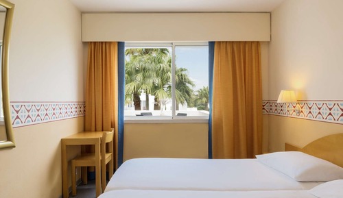 Apartamento, 2 habitaciones, balcón