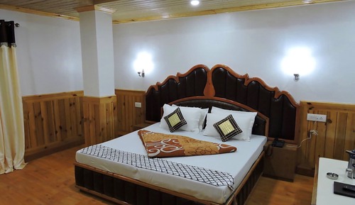 Habitación superior con 1 cama doble o 2 individuales, 1 cama doble
