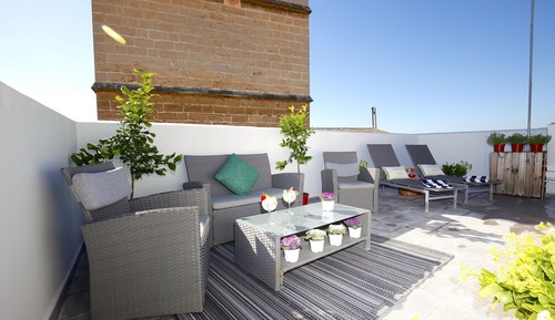 Ático superior, 1 habitación, terraza, vistas a la ciudad