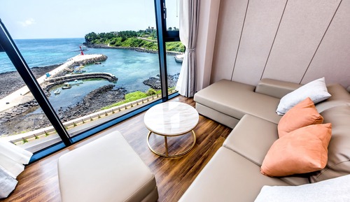 Oceano Ocean Suite (Free use of Infinity Pool included)