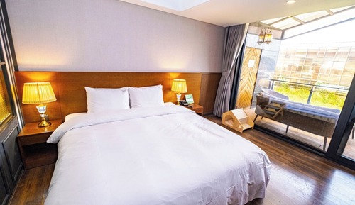 Terrace Double (Handicap, Pet-Friendly)(Free use of Infinity Pool included)