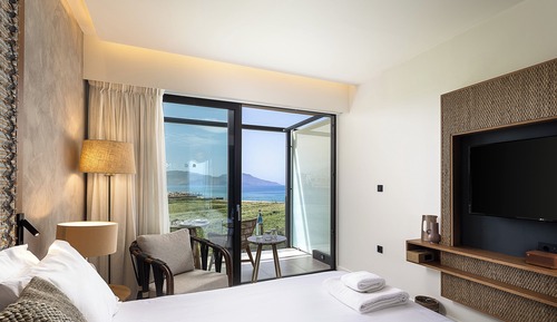 Habitación, 1 cama de matrimonio, balcón, vistas parciales al mar (Essential)