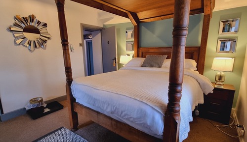 Habitación doble (Four Poster Bed, Room 6)
