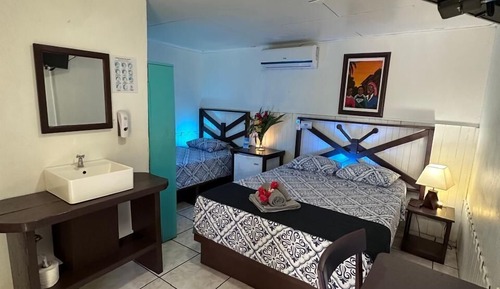 Habitación triple Confort, varias camas, no fumadores