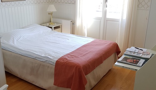 Habitación doble (140 cm bed, Main building)