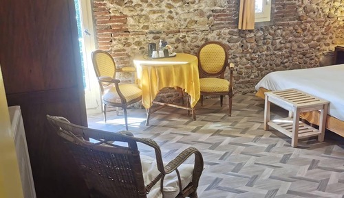 Habitación de lujo doble, baño privado, vistas a la montaña (La chambre jaune)