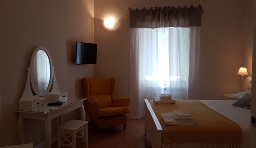 Comfort Double Room, 1 Queen Bed, Ensuite, Courtyard Area