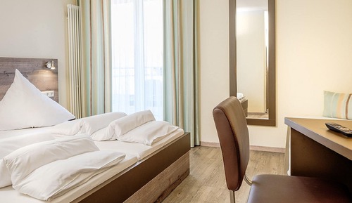 Habitación estándar doble, 1 cama de matrimonio, balcón
