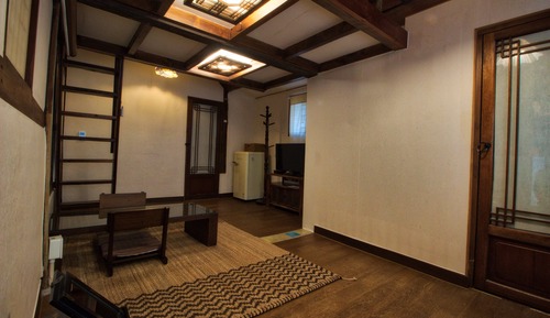 Traditional Loft (Susun) - Must contact the property before Check-In