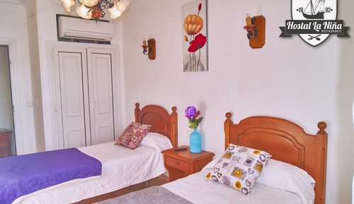 Habitación con 2 camas individuales