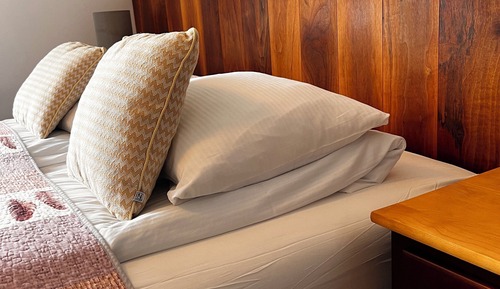 Habitación estándar con 1 cama doble o 2 individuales, baño privado