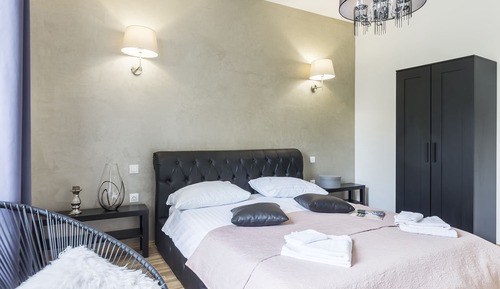 Exclusive Apartment (3)