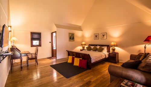 4 Bedrooms Villa