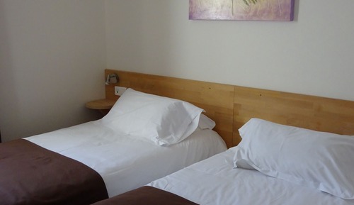 Habitación con 2 camas individuales
