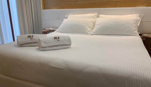 Habitación triple Deluxe, balcón