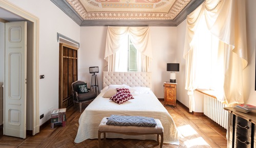 Suite romántica, varias habitaciones, bañera de hidromasaje, en la zona del patio