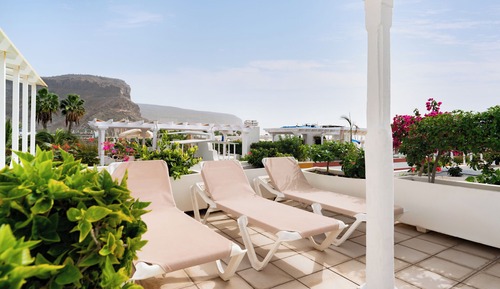Top floor superior apartment with solarium