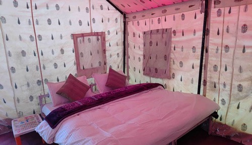 Habitación básica con 1 cama doble o 2 individuales, 2 camas individuales
