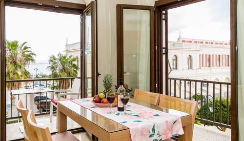 One Bedroom Apartment (5 Adults)