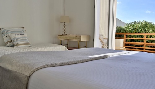 Habitación Deluxe con 1 cama doble o 2 individuales, balcón, vistas al mar