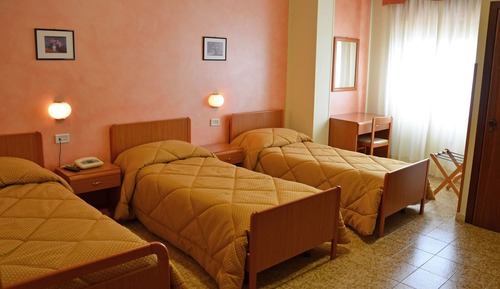 Habitación triple clásica