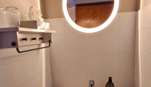Habitación estándar con 2 camas individuales, baño compartido