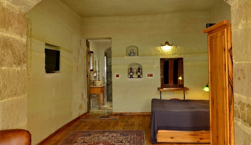 Cave Suite with View