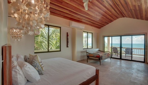 Casa de lujo, varias habitaciones, baño privado, frente al mar