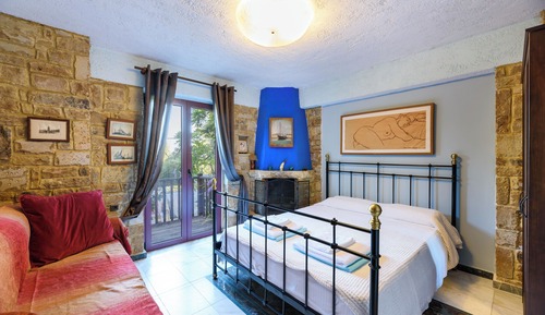 Villa ejecutiva, 4 habitaciones, piscina privada (Daphne)