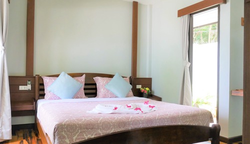 Beachfront Honeymoon Suite 