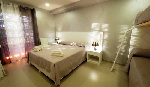 Habitación cuádruple, balcón