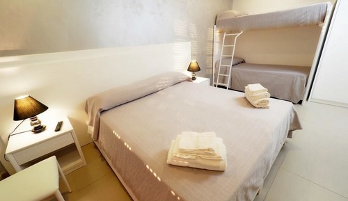 Habitación cuádruple, vistas al mar