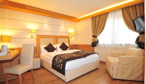 Habitación básica con 1 cama doble o 2 individuales