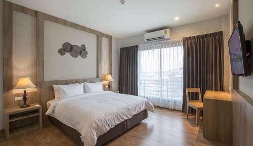 Elderly & Wheelchair Accessible King Room
