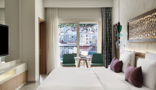 Habitación Grand, junto a la piscina